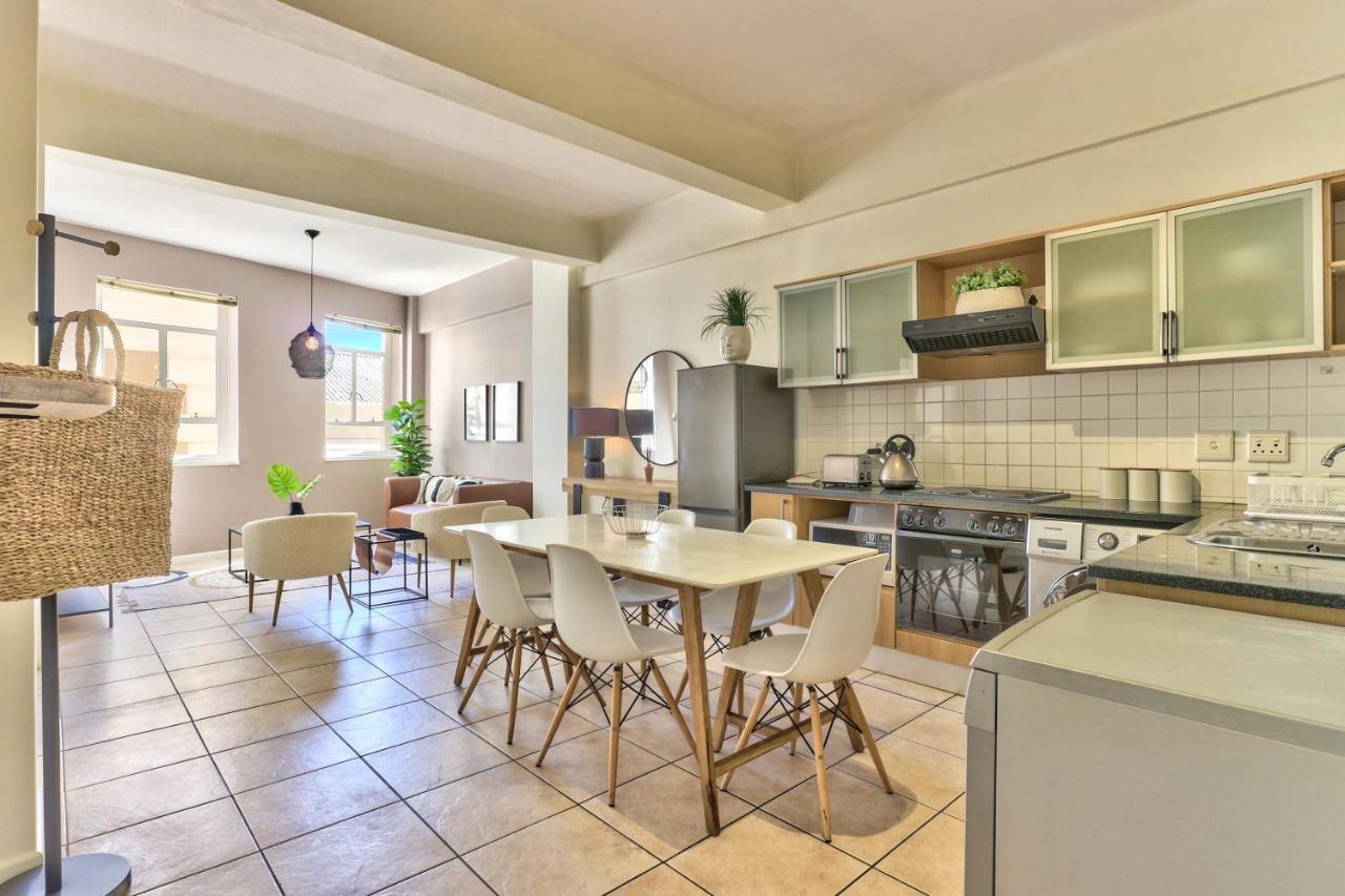 The Piazza 1 Bedroom Spacious With Study Apartment Cape Town