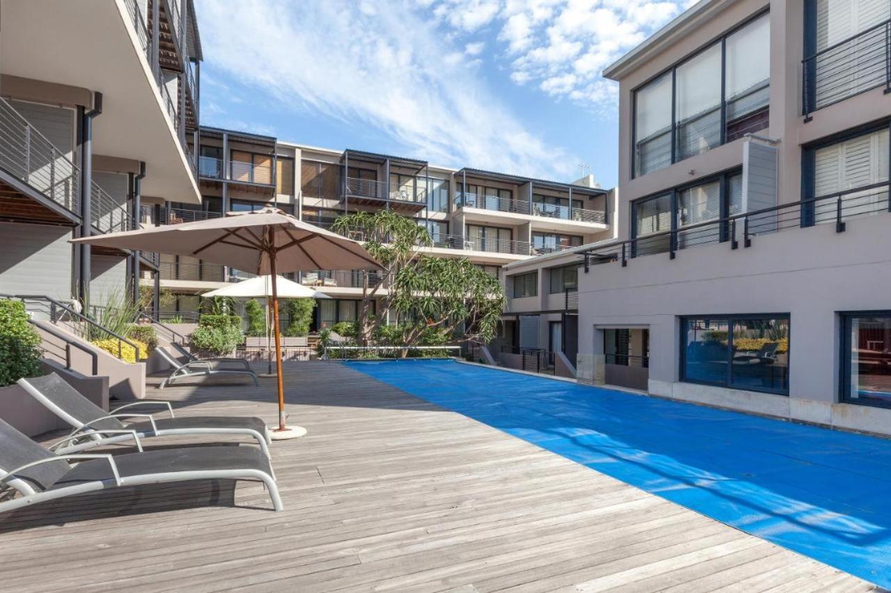 The Piazza 1 Bedroom Spacious With Study * Cape Town